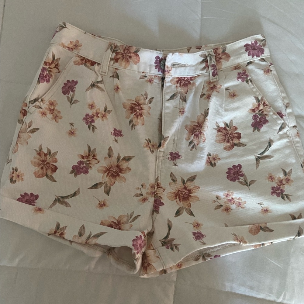 American Eagle, floral Jean short